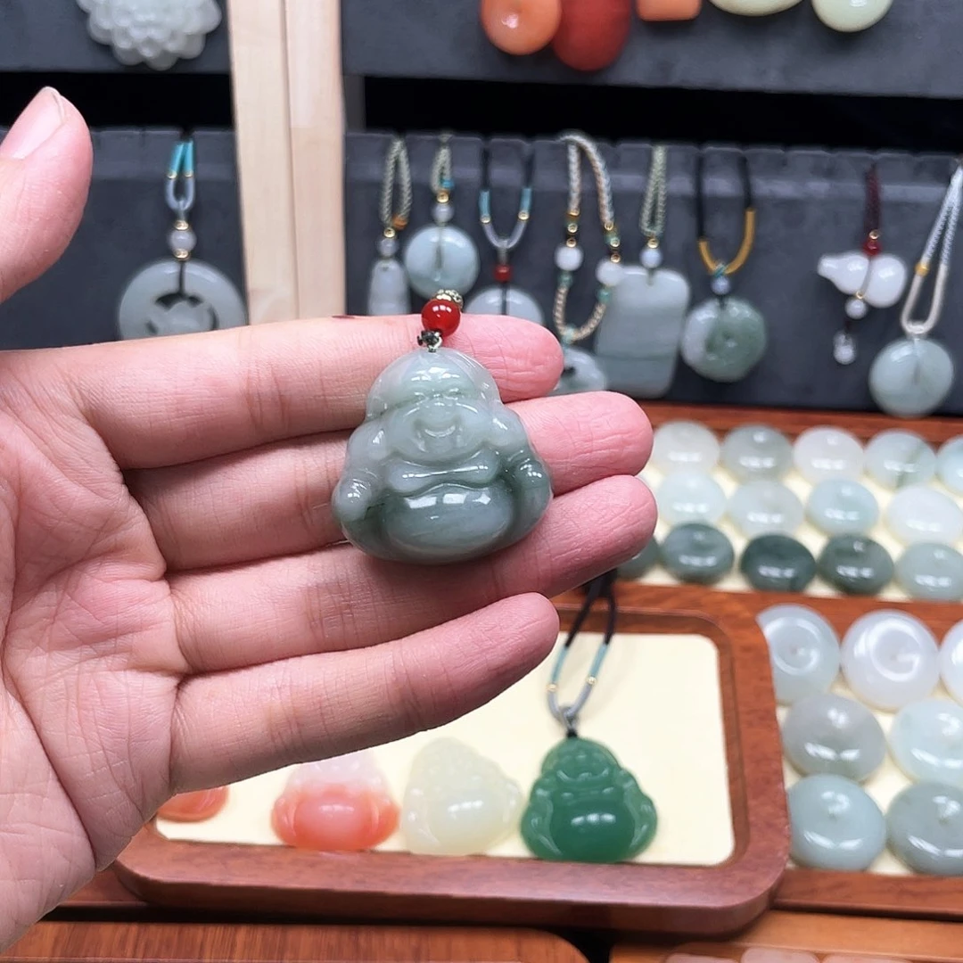 石英质玉合金颈饰