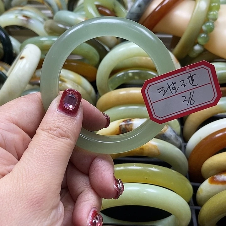 蛇纹石玉手镯未镶嵌三****作