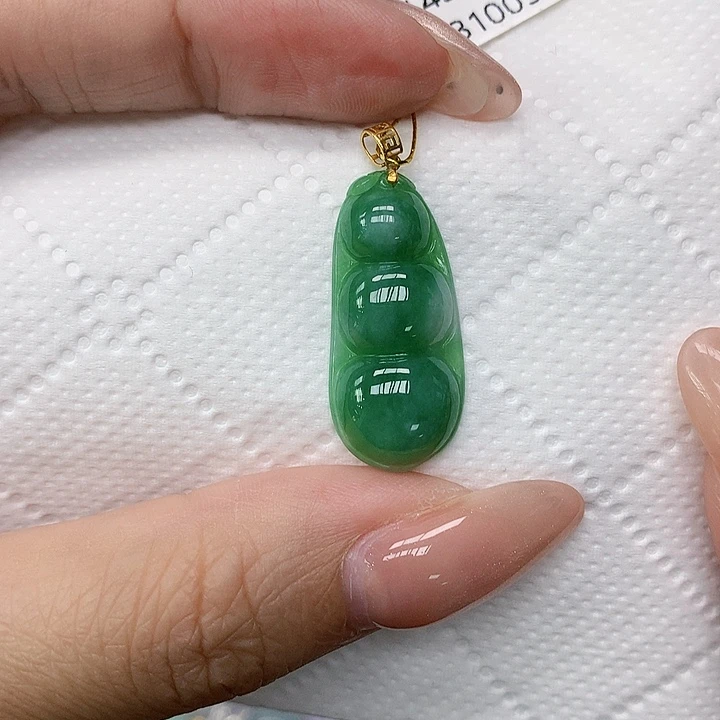 颈饰18K金镶嵌翡翠