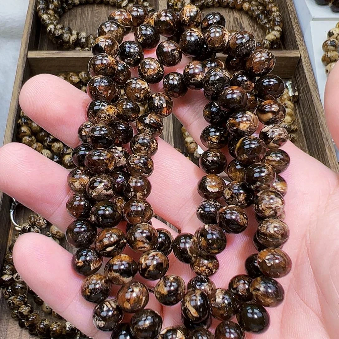 雪***峰琥珀未镶嵌颈饰抚顺