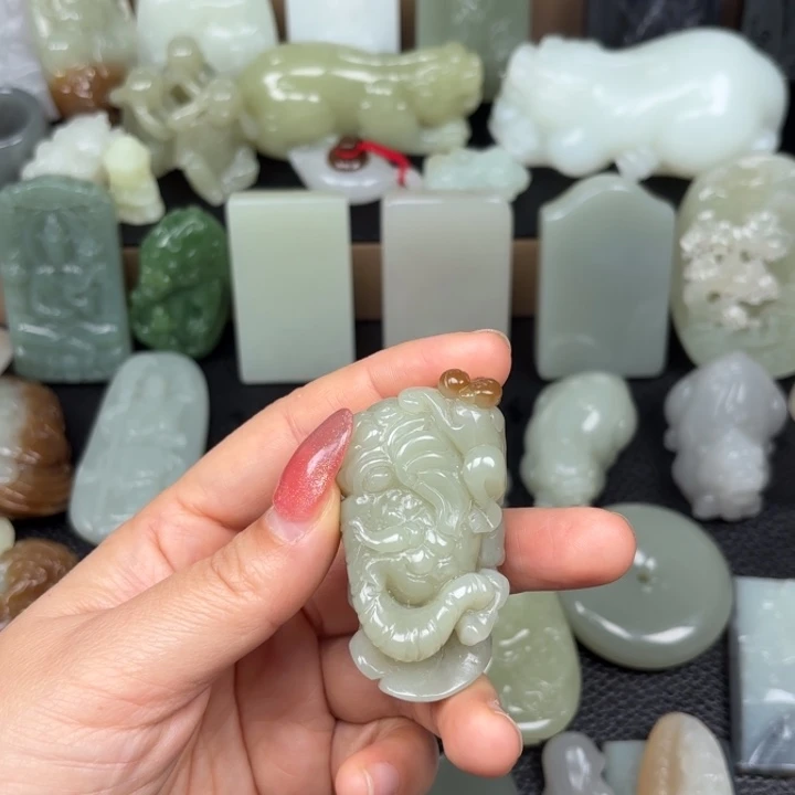 颈饰未镶嵌和田玉