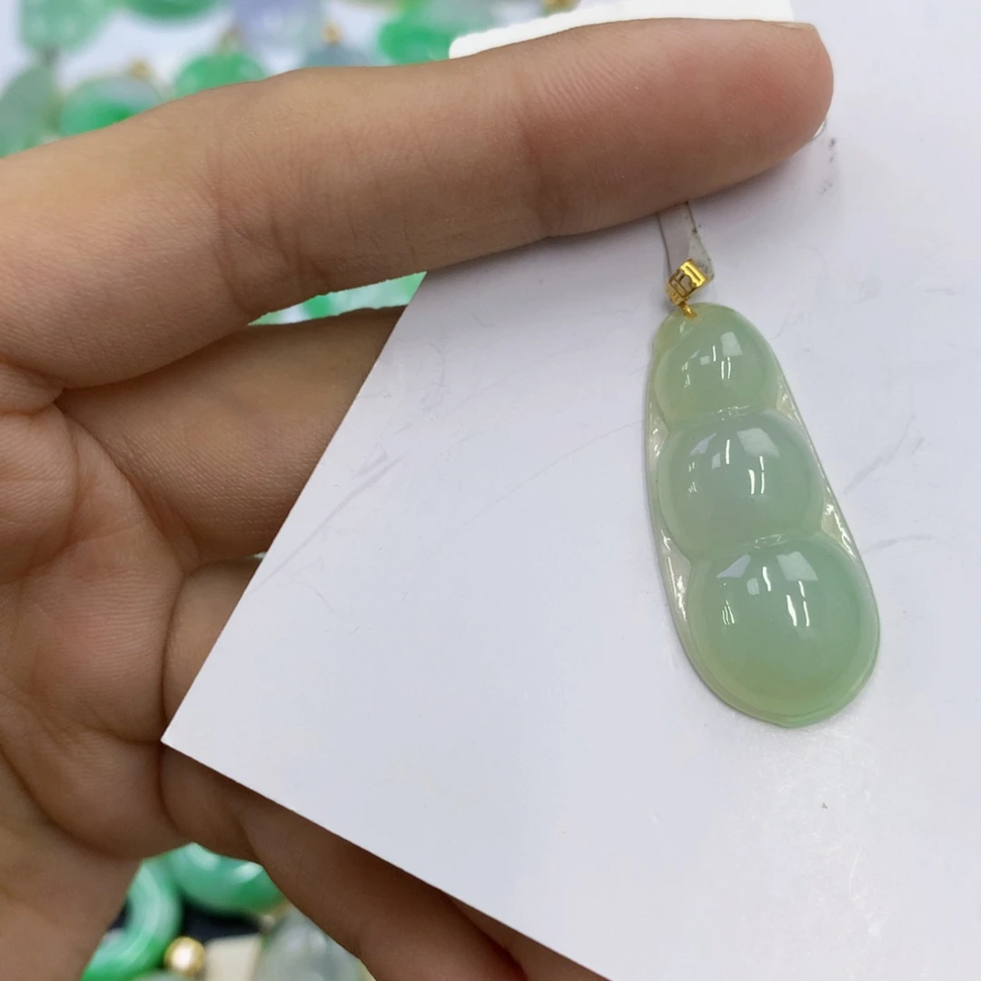 翡翠18K金镶嵌颈饰翡翠
