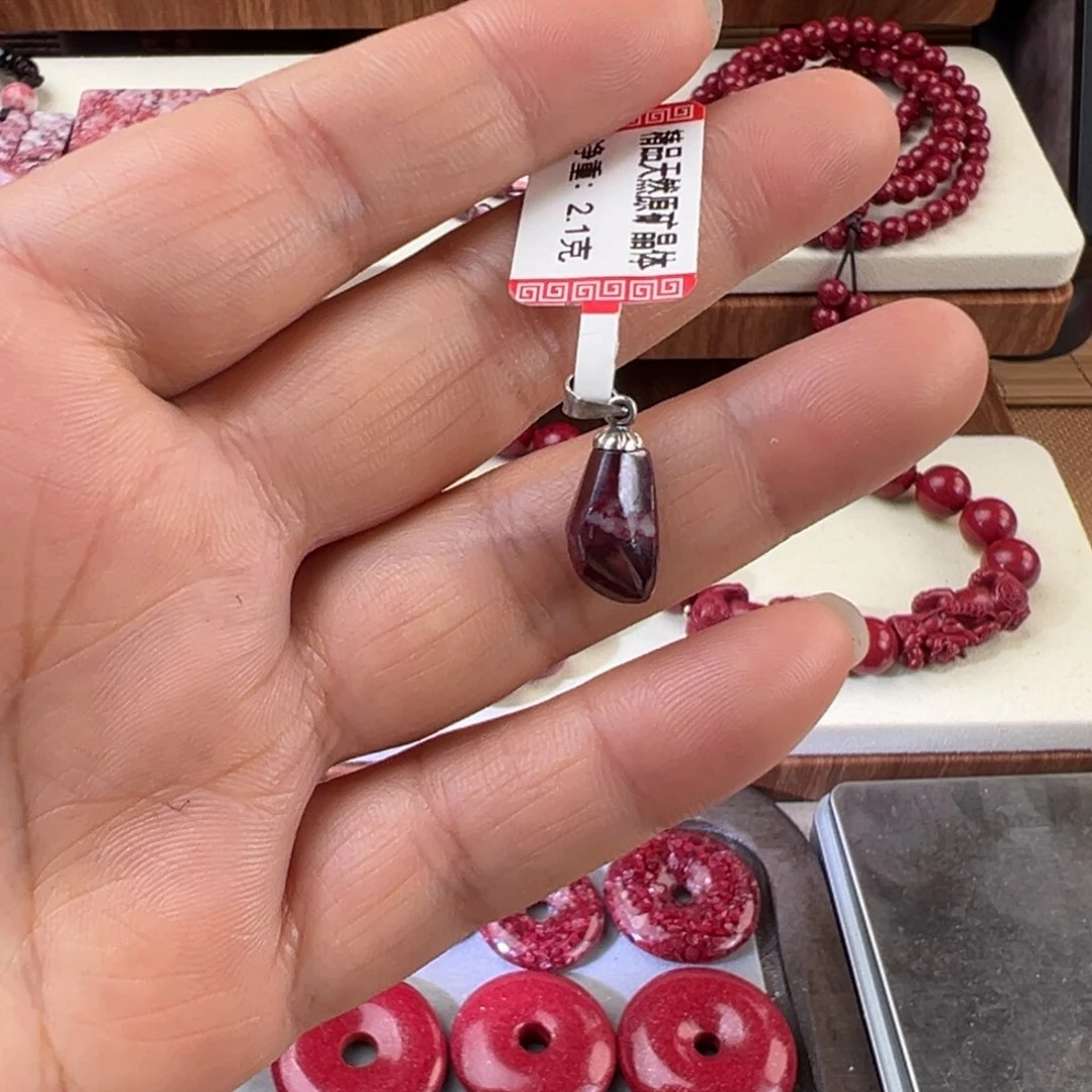 天然辰砂原矿随行晶体