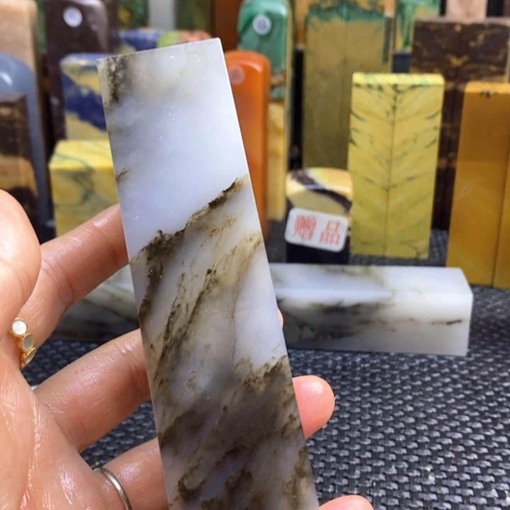 云南石飞**极青田石印章石