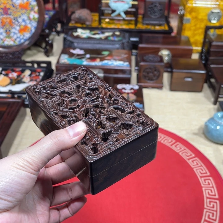 红酸枝木类成套家具