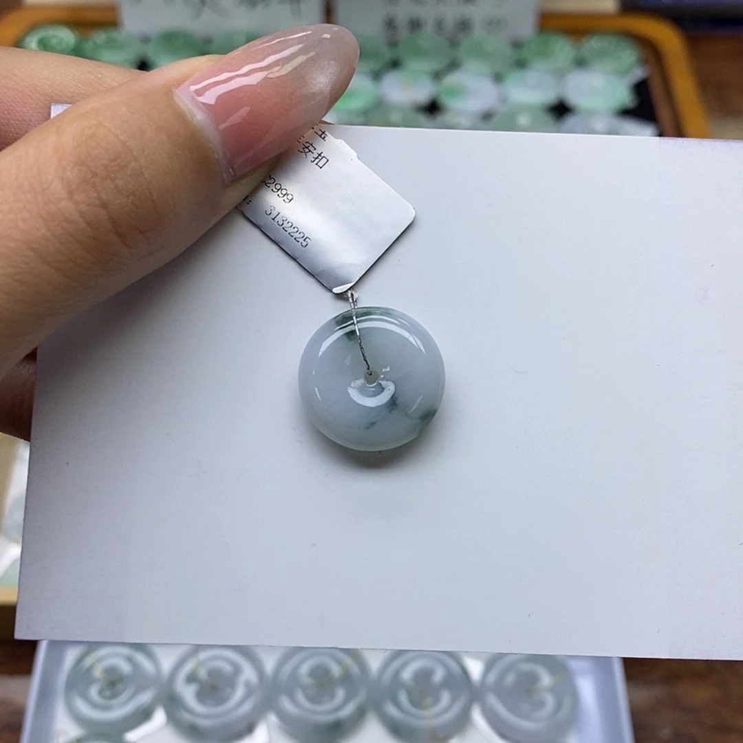 【闪购商品】翡翠颈饰未镶嵌平安扣