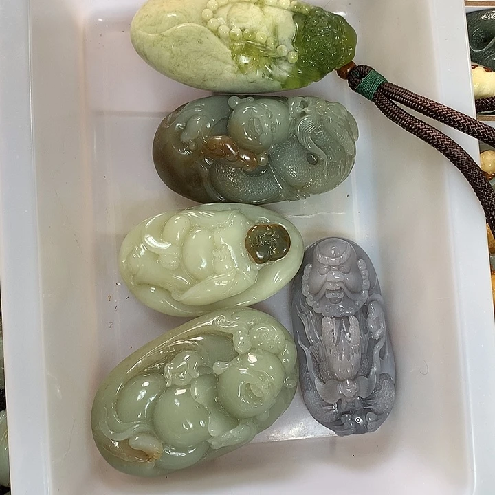 和田玉（糖玉）手把件未镶嵌冷*器