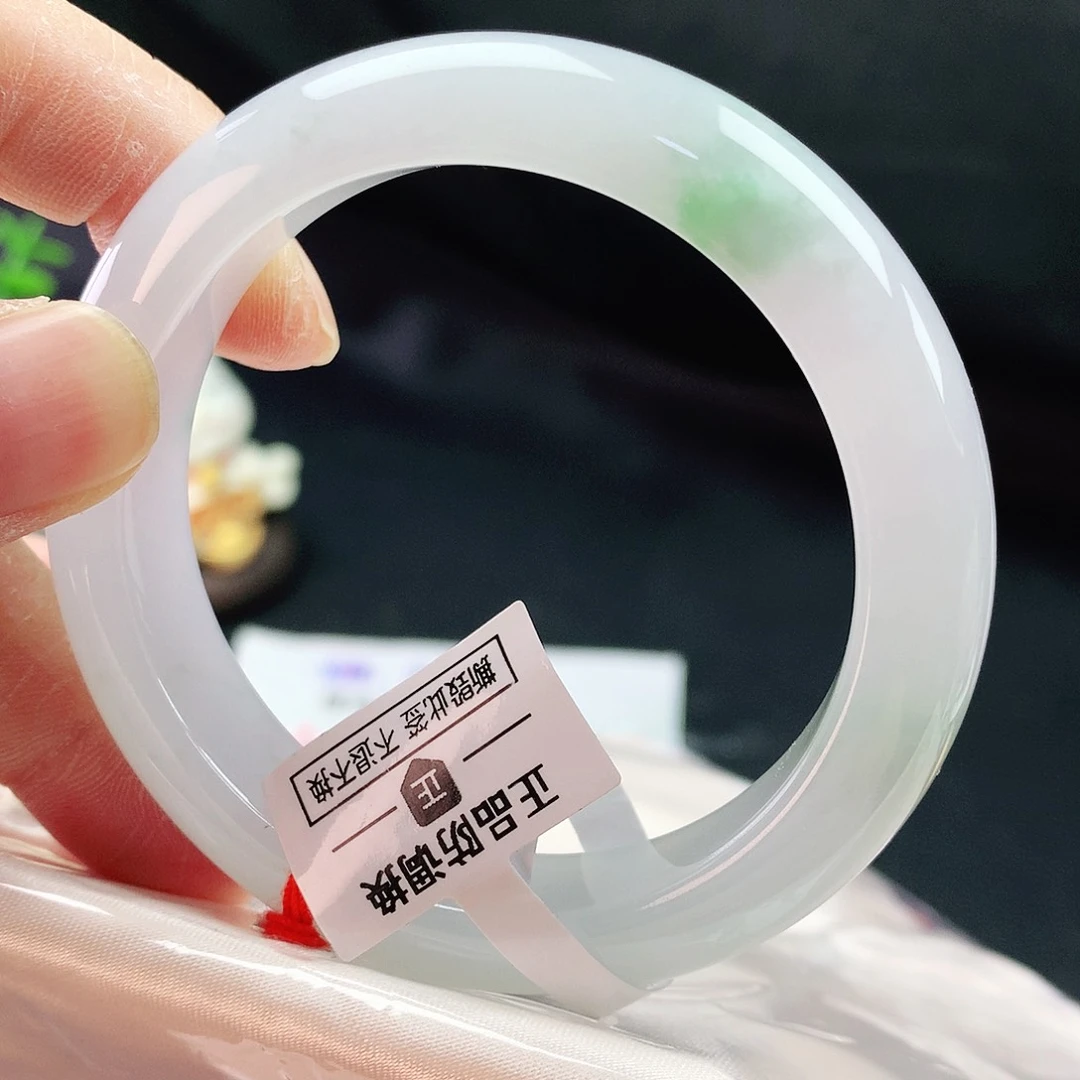 翡翠手镯未镶嵌52圈