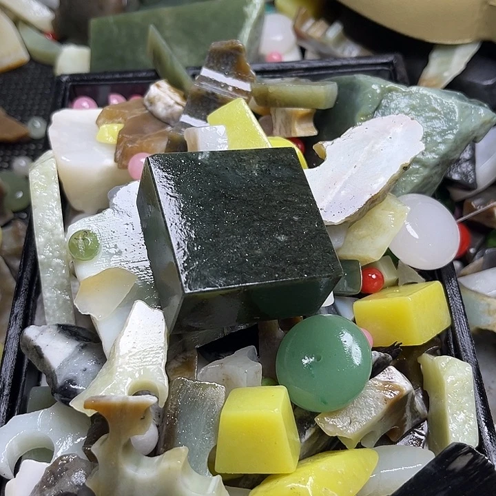 和田玉未镶嵌珠宝奇石默*