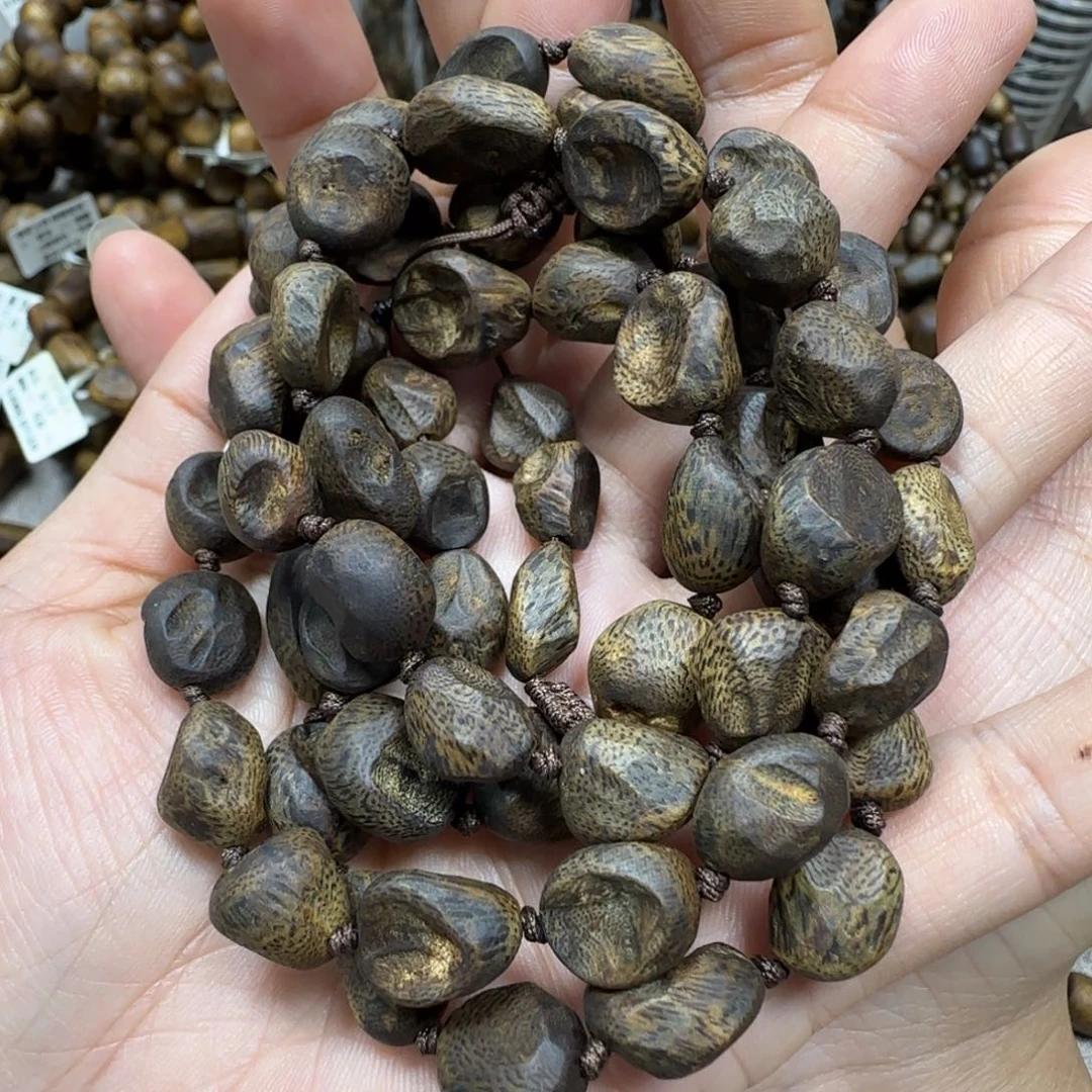 沉香手串沉水莺歌绿多样性发货一条卡10-36克