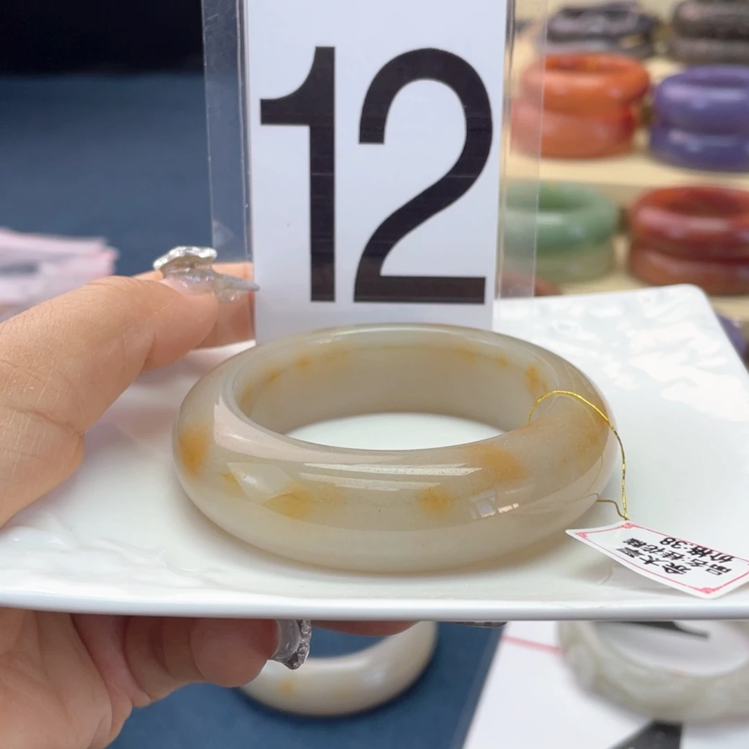 石英质玉未镶嵌手镯