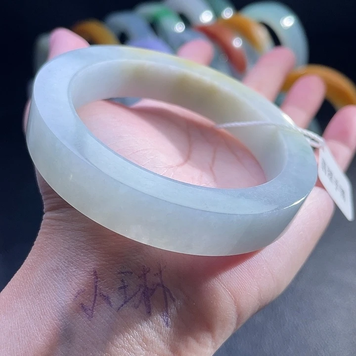 未镶嵌翡翠手镯定制翡翠