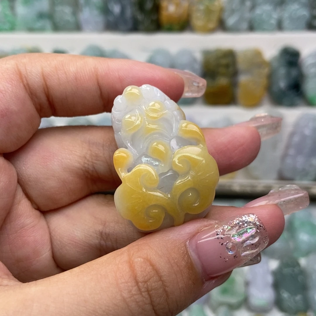 翡翠未镶嵌吊坠(赠链)