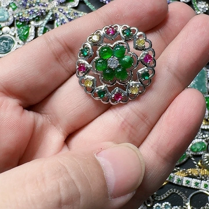 翡翠颈饰未镶嵌天然A货翡翠放漏