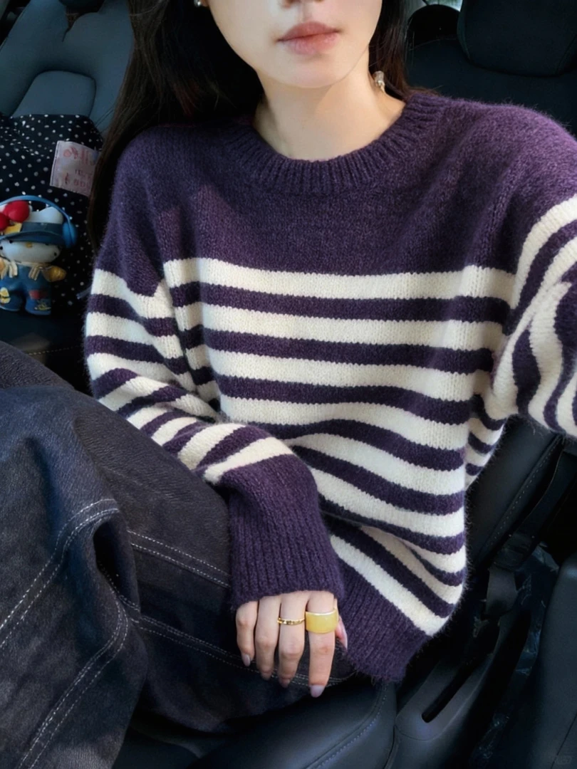 韩系小众紫色条纹针织衫女2025秋冬软糯圆领套头宽松百搭长袖毛衣