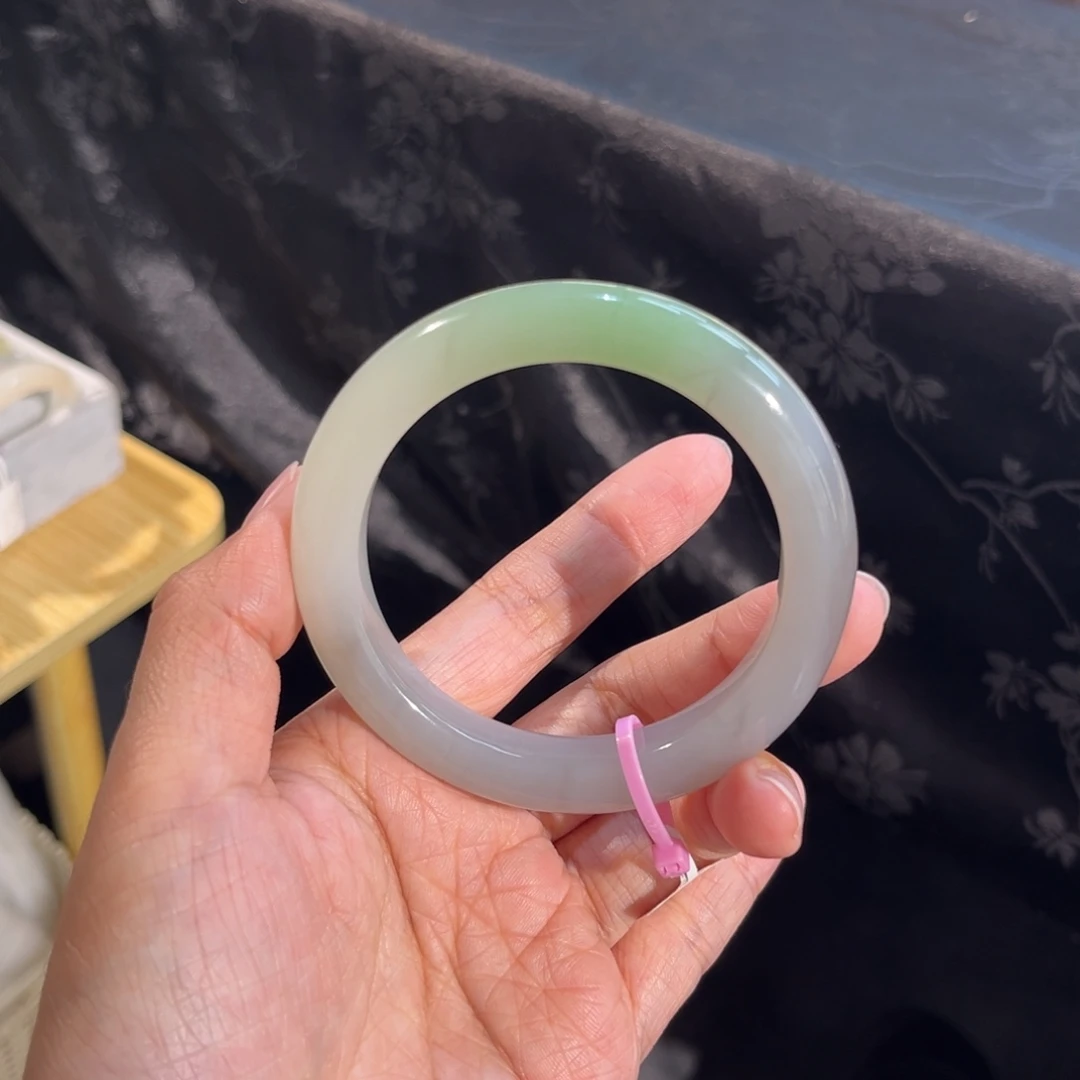 和田玉未镶嵌手镯  「紫翠三色」