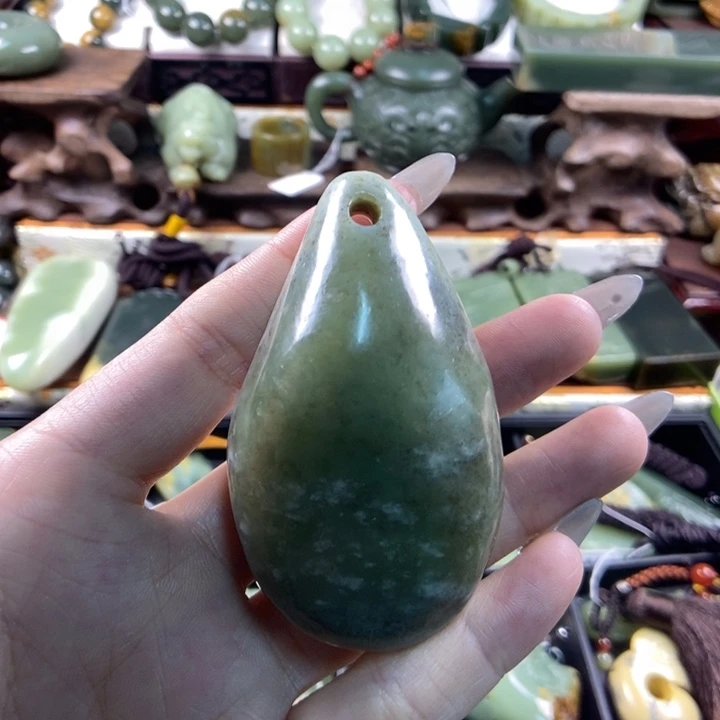 未镶嵌透闪石质玉把件