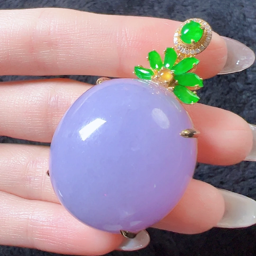 颈饰18K金镶嵌翡翠签收后24小时鉴赏期，过时不退