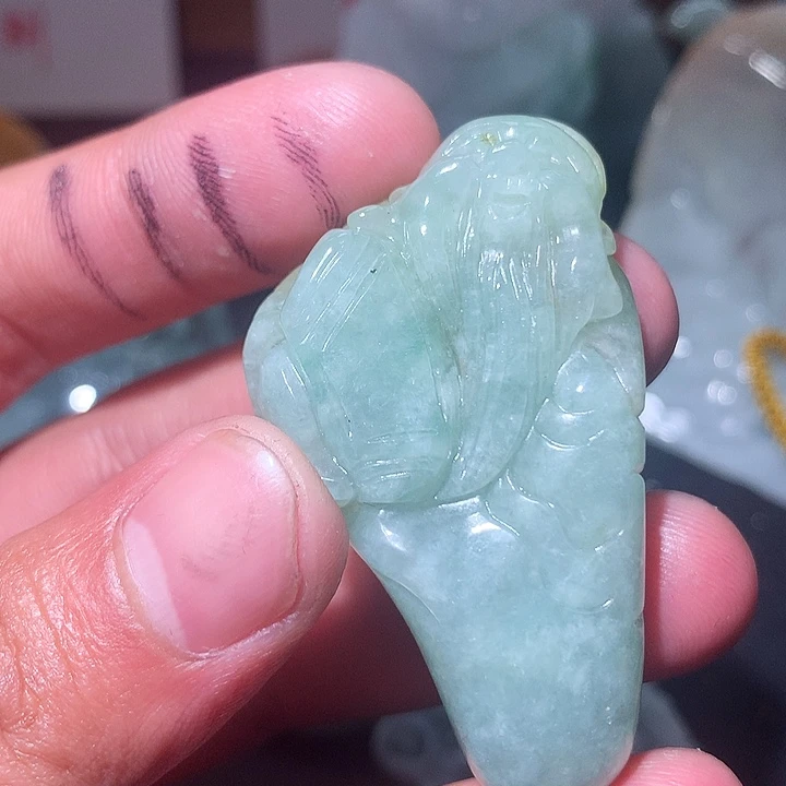 翡翠未镶嵌颈饰保真天然a货翡翠