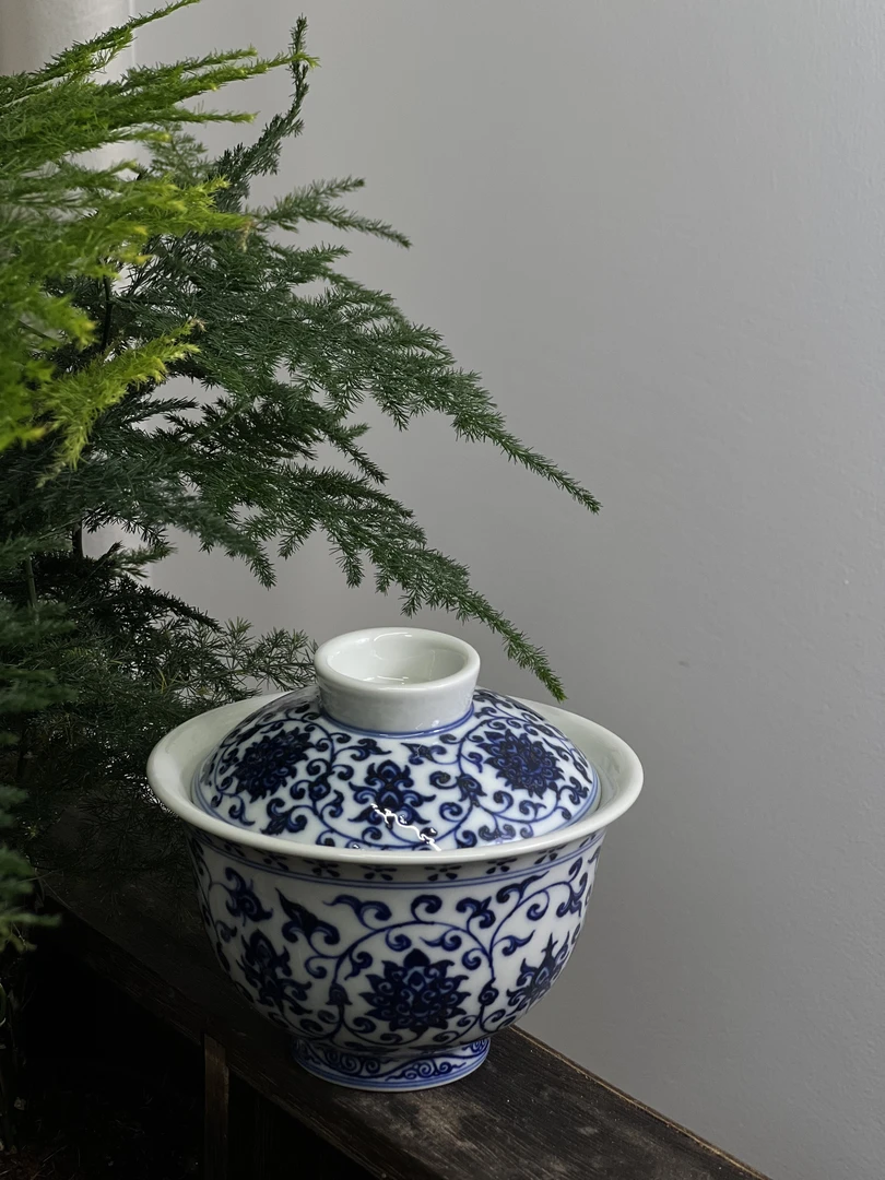 全手工手绘 缠枝莲盖碗