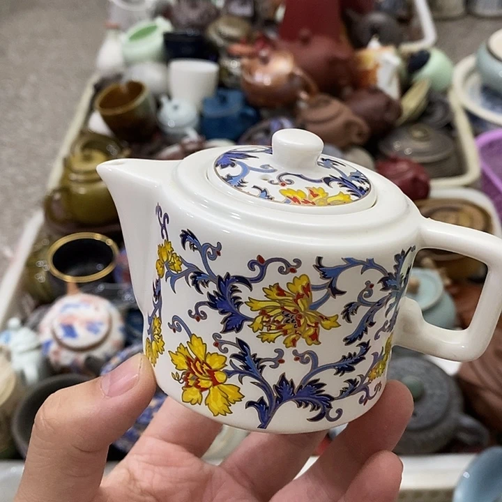 陶瓷艺术品及陶瓷壶
