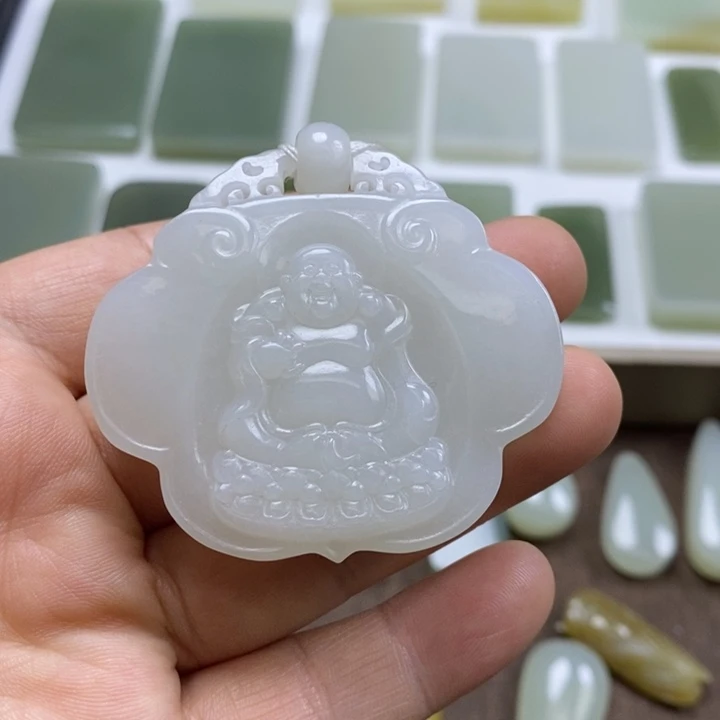 颈饰未镶嵌和田玉(糖玉)