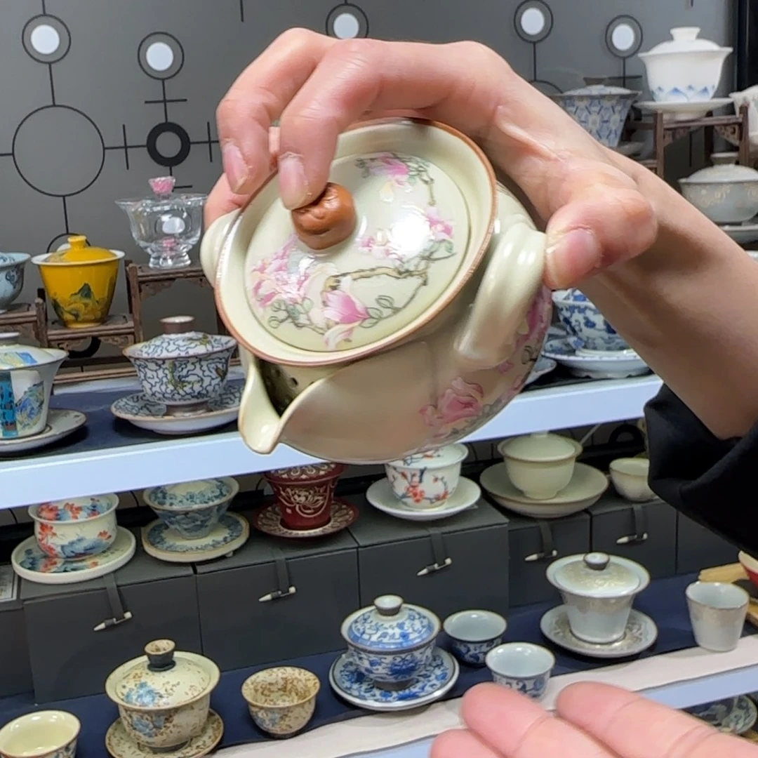 高温下的高温天气使人心情愉悦