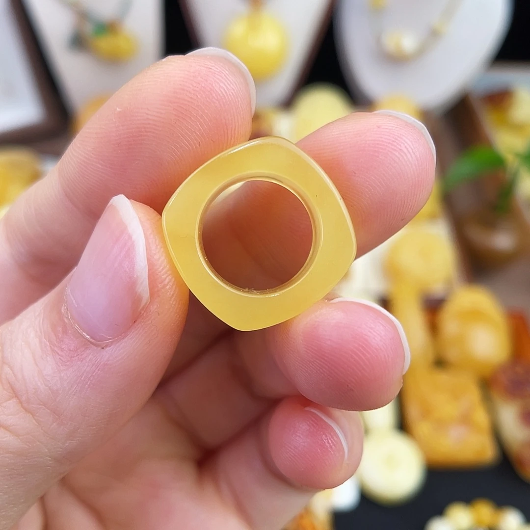 琥珀未镶嵌珠宝奇石