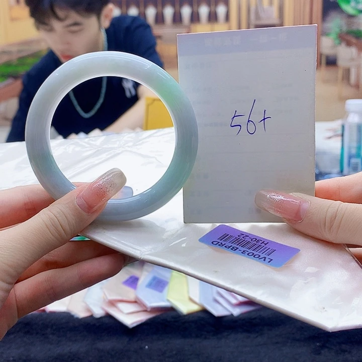 翡翠手镯未镶嵌Bbb