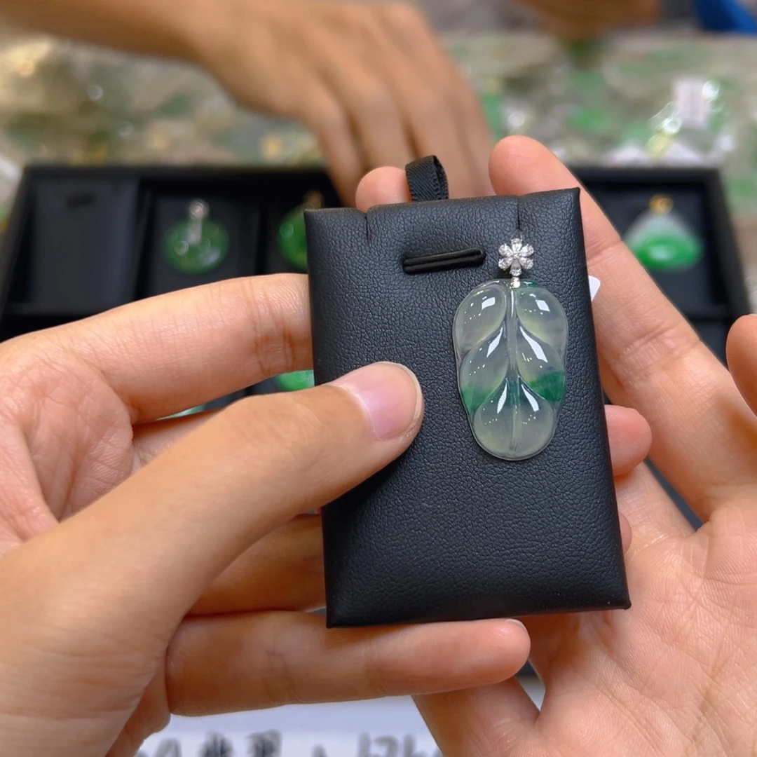 吊坠(不含链)18K金镶嵌翡翠