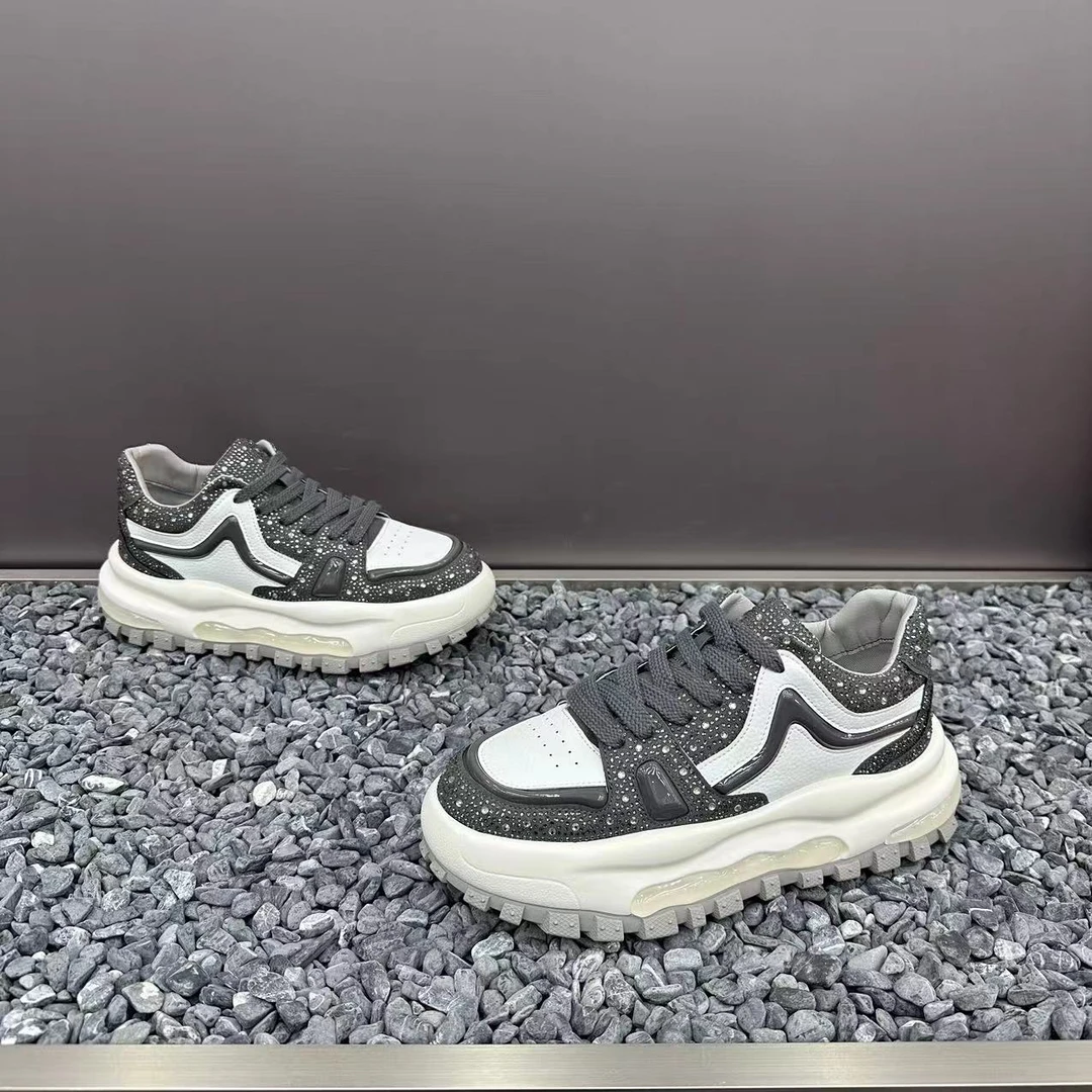 春季新款2025轻奢烫钻重工厚底老爹鞋百搭舒适软底潮男运动休闲鞋