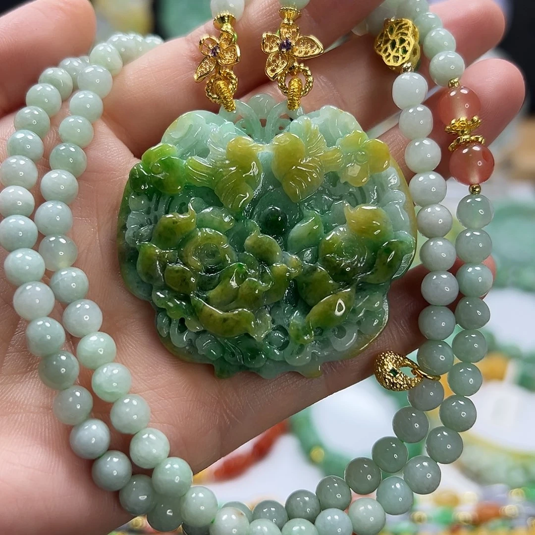 翡翠未镶嵌颈饰吊坠