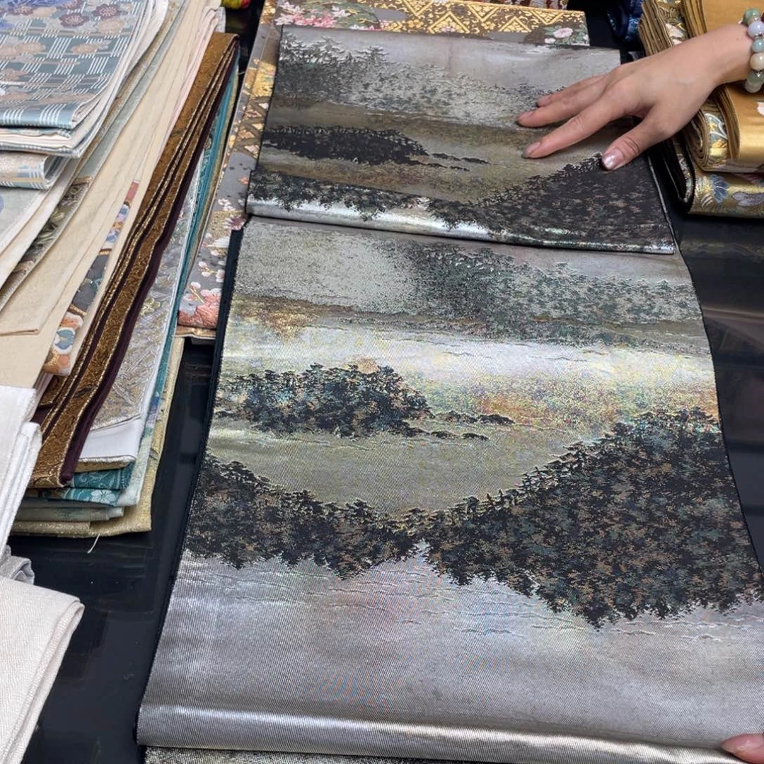 炎***姐织绣唐锦桑蚕丝正绢面料