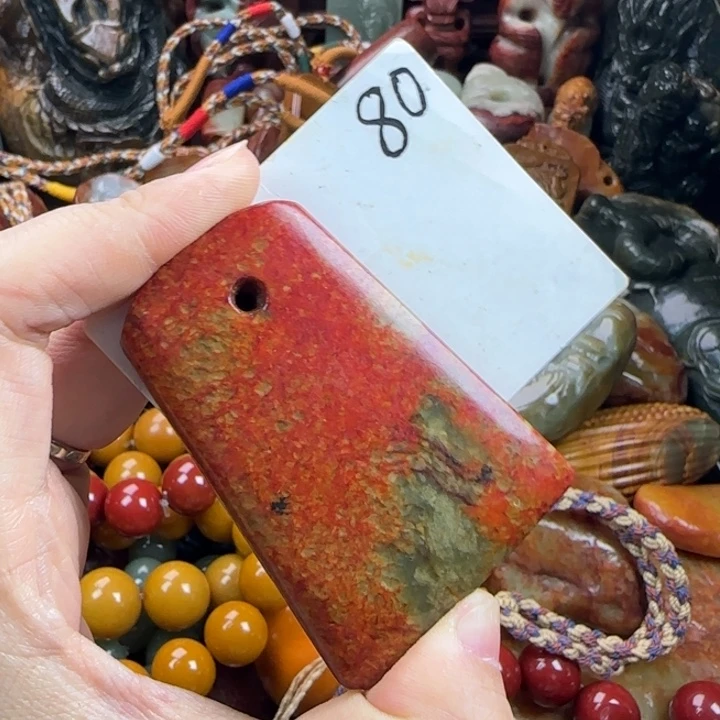 未镶嵌透闪石质玉珠宝奇石