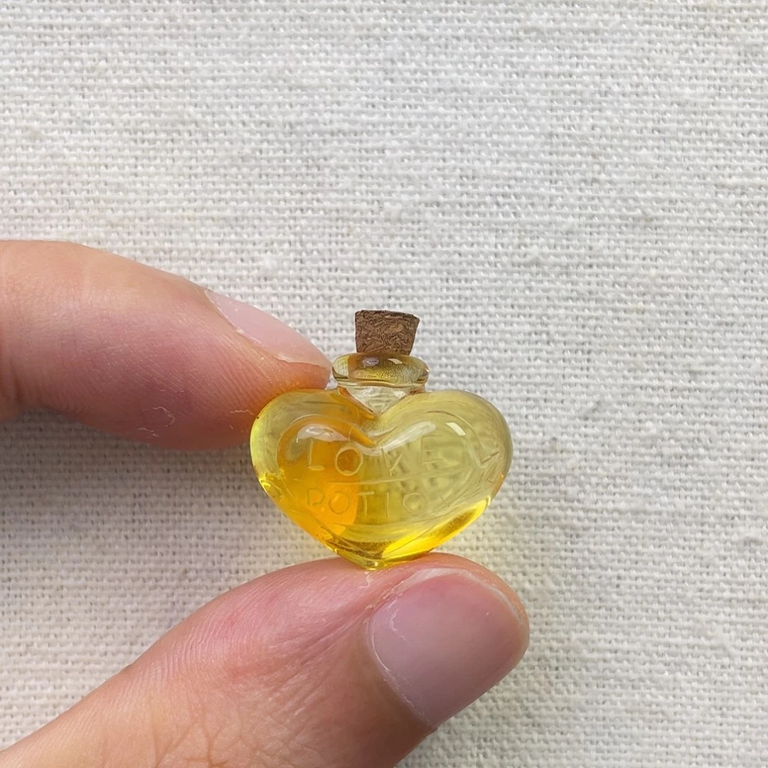 裸石琥珀未镶嵌许愿瓶