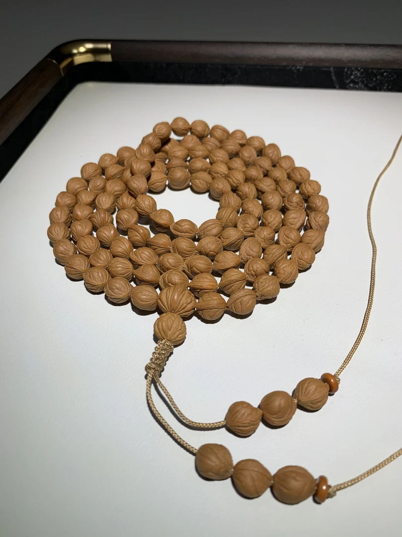 秦岭龙纹桃核玉龙脊脖挂 原皮原色精工