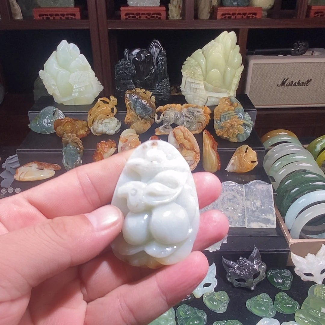 蛇纹石玉未镶嵌颈饰