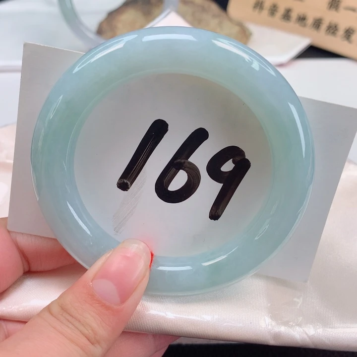 翡翠手镯（圆镯）未镶嵌胖圆53.54