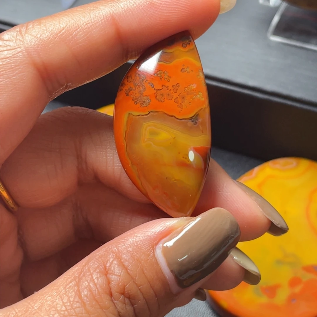 玛瑙/玉髓颈饰未镶嵌