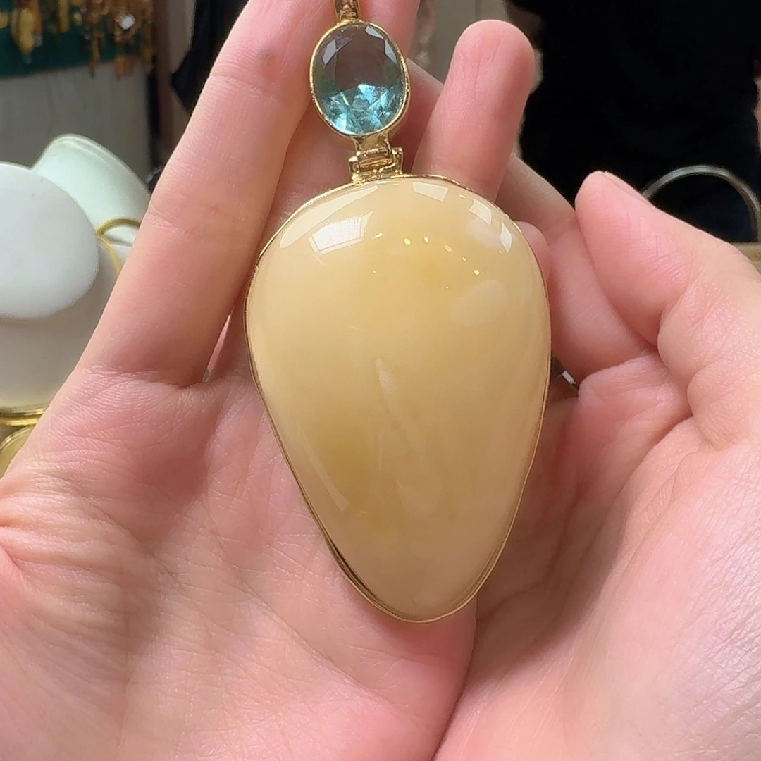 琥珀未镶嵌颈饰吊坠