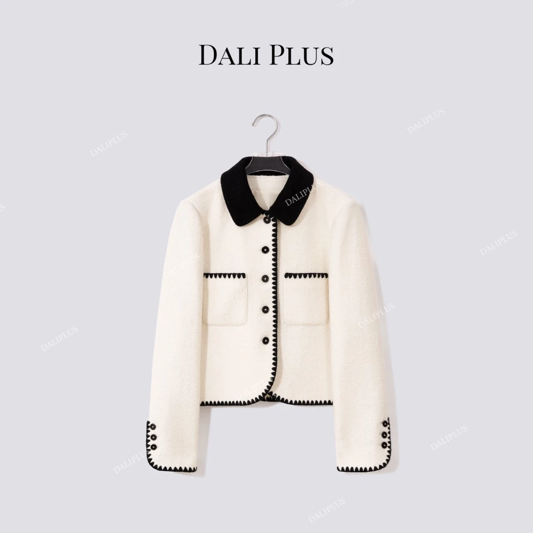 DALI PLUS“20苏力羊驼Co.co香风呢”贝壳绣花边长袖外套-D5MM2498