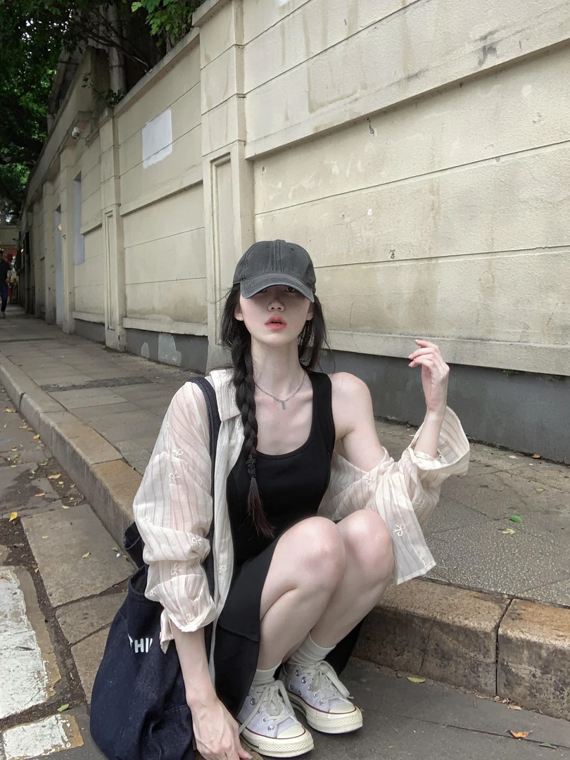 2025春夏新款韩系条纹宽松蝴蝶结绣花衬衫女修身显瘦高级感背心裙