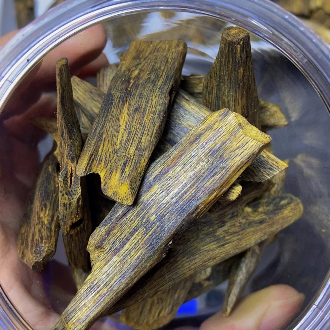沉香碎屑沉香绿棋楠香尖块料3年老料101克