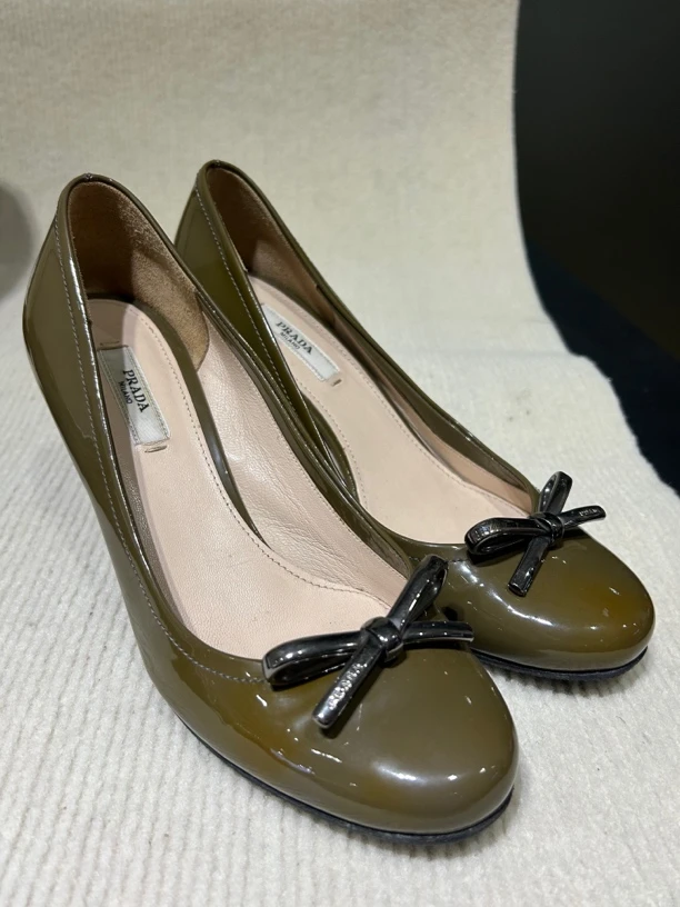 95新 Prada/普拉达 Prada光面高跟鞋35.5码7802