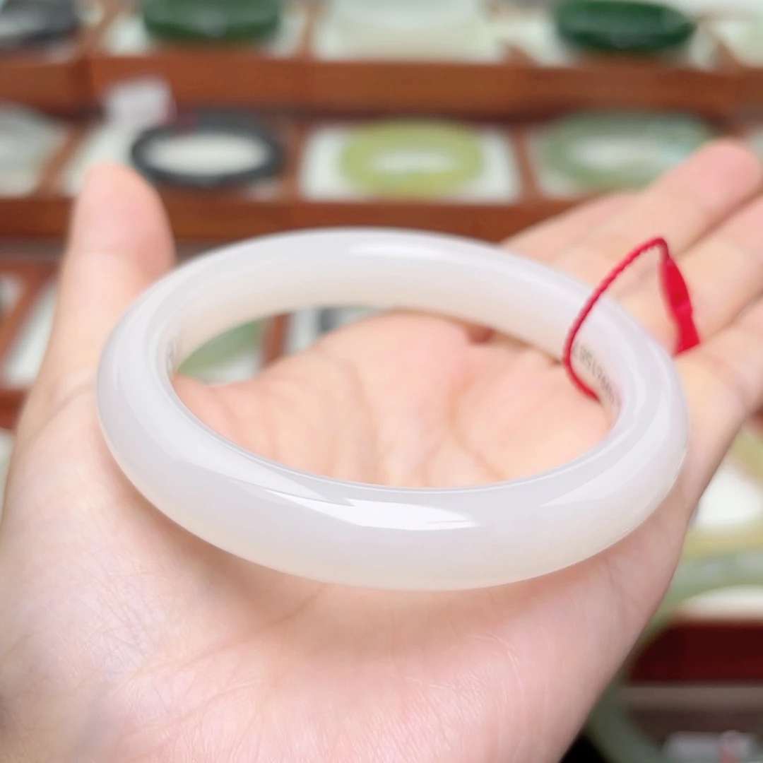 【闪购商品】未镶嵌手镯和田玉