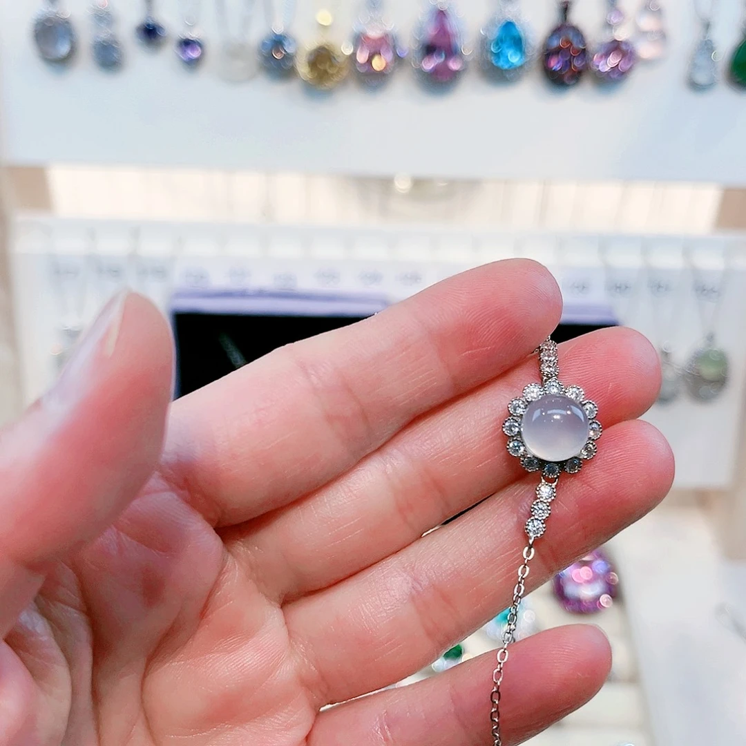 痴****岫玉银S925镶嵌手链