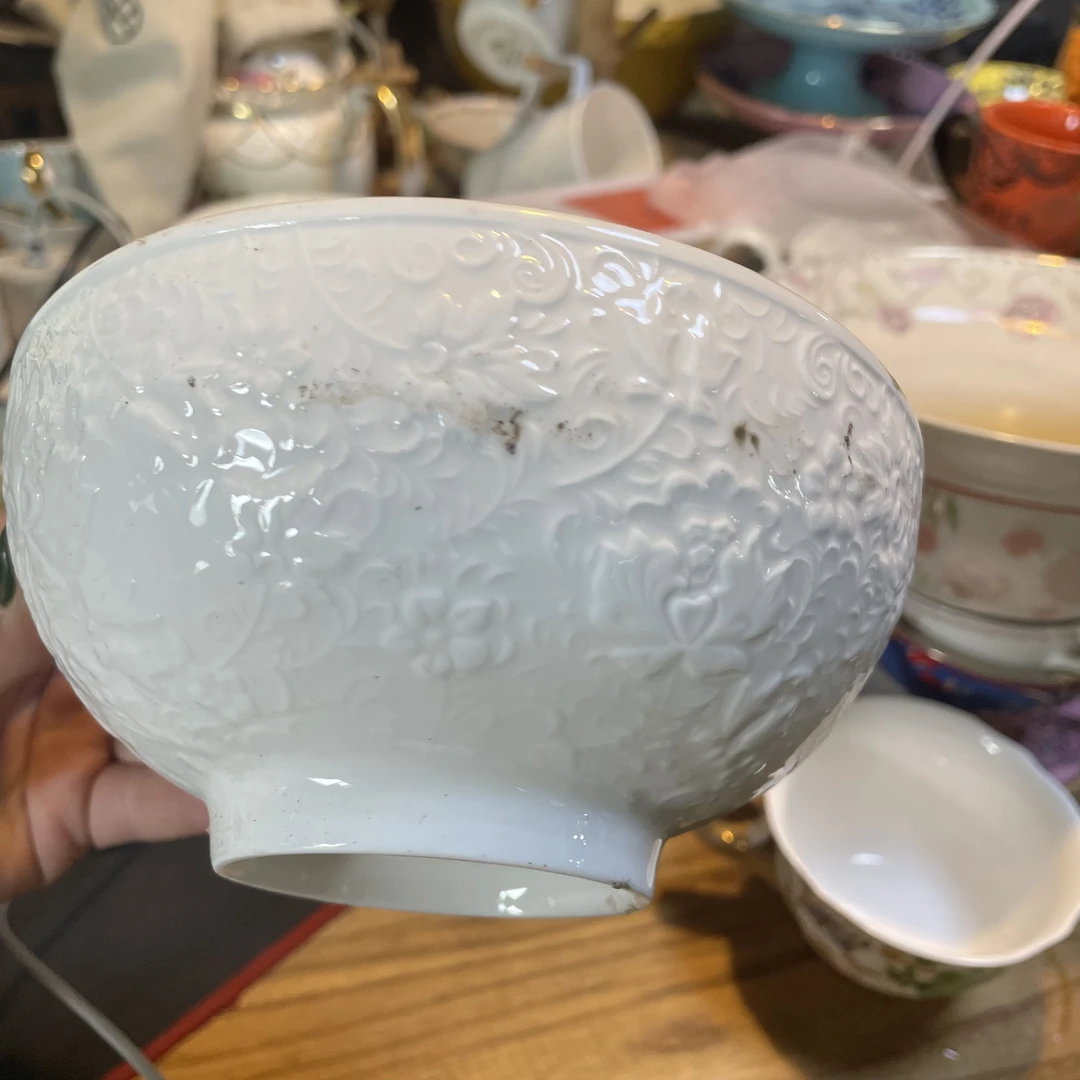 骨瓷凤尾花浮雕六寸面碗微瑕款