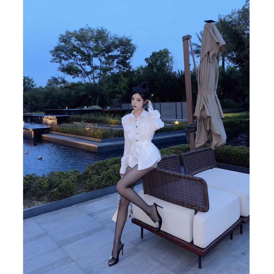 2025秋季新款法式高级感时尚POLO领收腰衬衫外套配显瘦短裤两件套