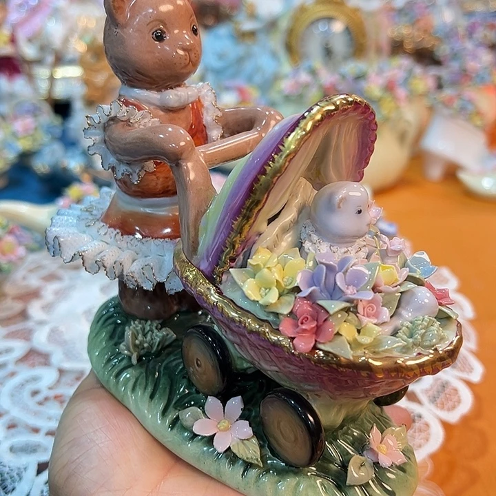 陶瓷桌面美器 熊妈妈推婴儿车 老货库存