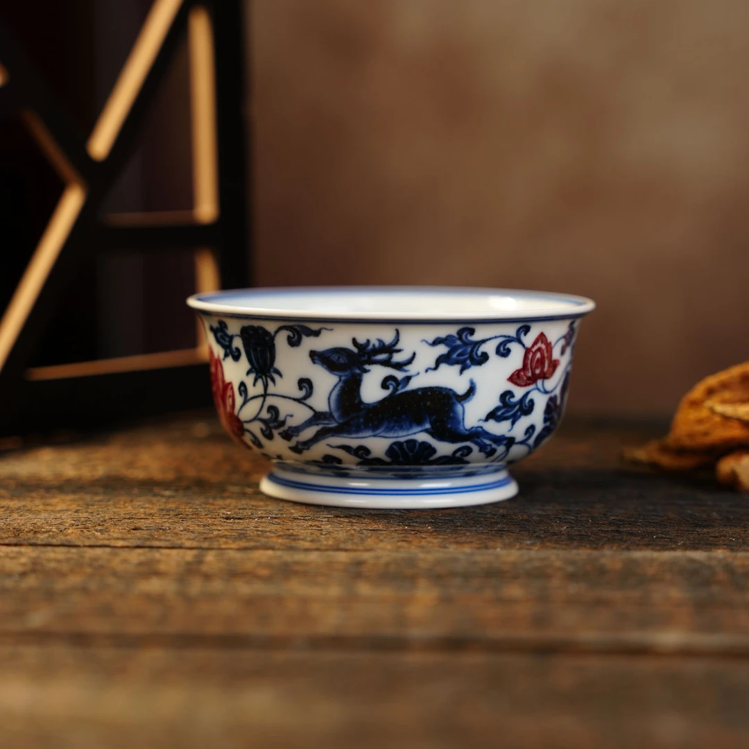 永明尚玩青花釉里红缠枝莲一鹿莲花樽杯